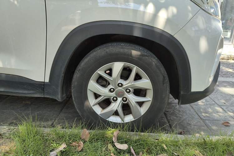 Used Wuling Hongguang S3 2018 1.5L Manual Luxury Model China V Standard Right Front Wheel Hub