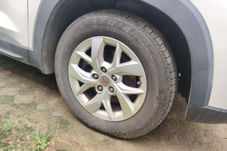 Used Wuling Hongguang S3 2018 1.5T Manual Comfort Model China V Standard Right Front Wheel Hub