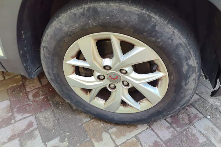Used Wuling Hongguang S3 2018 1.5L Manual Comfort Model China V Standard Right Front Wheel Hub