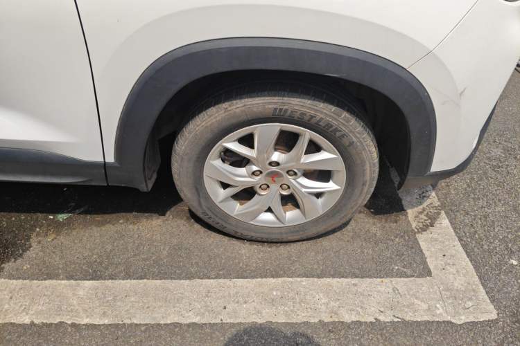 Used Wuling Hongguang S3 2018 1.5L Manual Standard Version China V Standard Right Front Wheel Hub