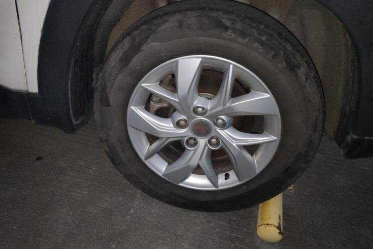 Used Wuling Hongguang S3 2018 1.5L Manual Comfort Model China V Standard Right Front Wheel Hub