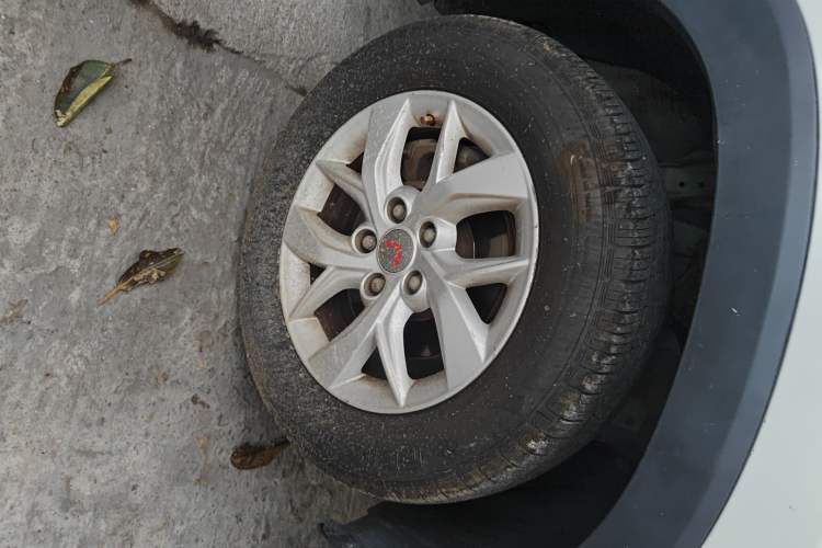 Used Wuling Hongguang S3 2018 1.5L Manual Standard Version China V Standard Right Front Wheel Hub