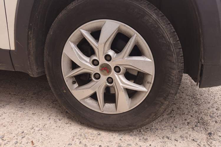 Used Wuling Hongguang S3 2018 1.5L Manual Standard Version China V Standard Right Front Wheel Hub