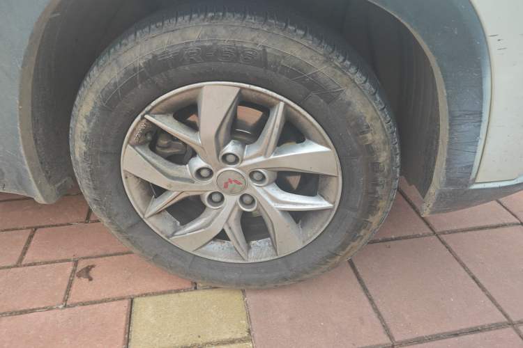 Used Wuling Hongguang S3 2018 1.5L Manual Luxury Model China V Standard Right Front Wheel Hub