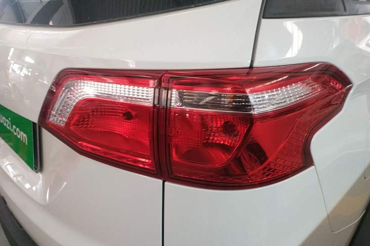 Used Wuling Hongguang S3 2018 1.5L Manual Standard Version China V Standard Right Rear Taillight