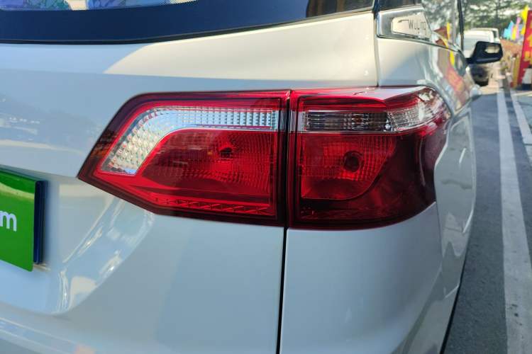 Used Wuling Hongguang S3 2018 1.5L Manual Luxury Model China V Standard Right Rear Taillight