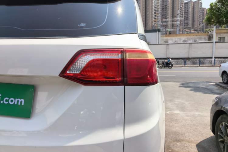 Used Wuling Hongguang S3 2018 1.5L Manual Standard Version China V Standard Right Rear Taillight
