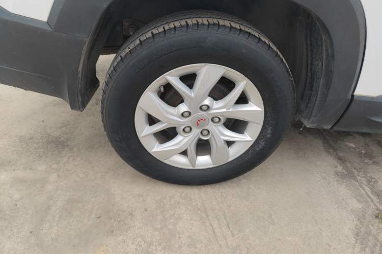 Used Wuling Hongguang S3 2018 1.5L Manual Standard Version China V Standard Right Rear Wheel Hub