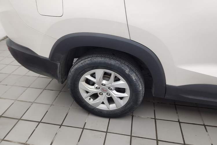 Used Wuling Hongguang S3 2018 1.5T Manual Luxury Model China V Standard Right Rear Wheel Hub