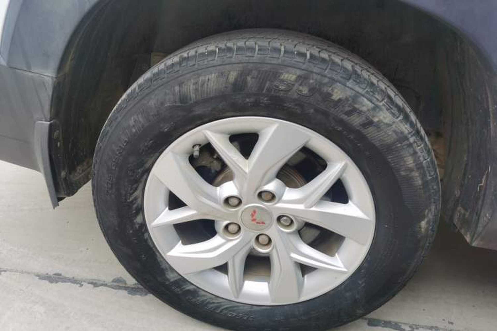 Used Wuling Hongguang S3 2018 1.5T Manual Comfort Model China V Standard Right Rear Wheel Hub