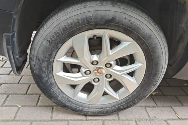 Used Wuling Hongguang S3 2018 1.5L Manual Luxury Model China V Standard Right Rear Wheel Hub