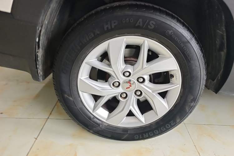 Used Wuling Hongguang S3 2018 1.5L Manual Luxury Model China V Standard Right Rear Wheel Hub