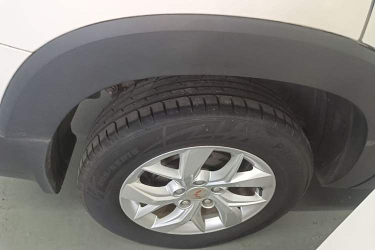 Used Wuling Hongguang S3 2018 1.5L Manual Standard Version China V Standard Right Rear Wheel Hub