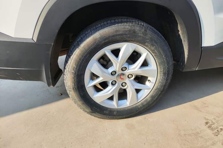 Used Wuling Hongguang S3 2018 1.5L Manual Comfort Model China V Standard Right Rear Wheel Hub