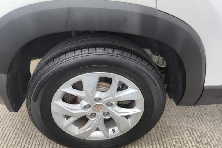 Used Wuling Hongguang S3 2018 1.5T Manual Luxury Model China V Standard Right Rear Wheel Hub