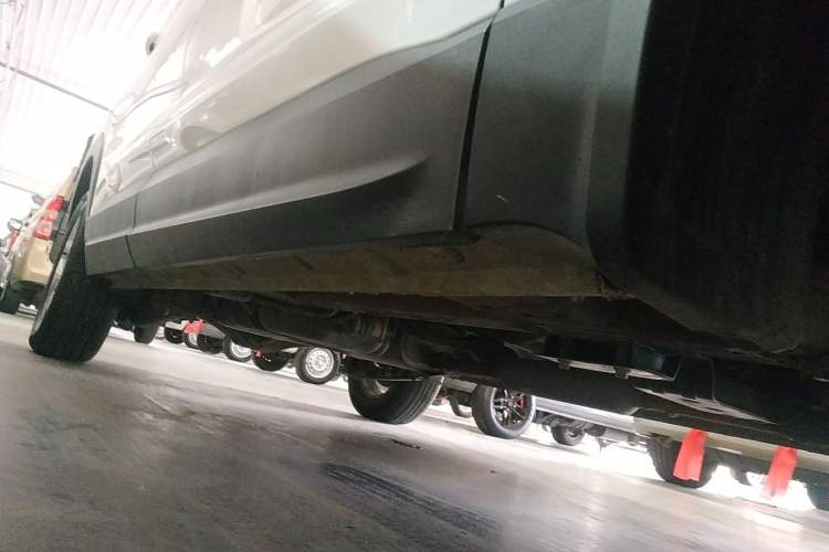 Used Wuling Hongguang S3 2018 1.5L Manual Standard Version China V Standard Right Side Sill