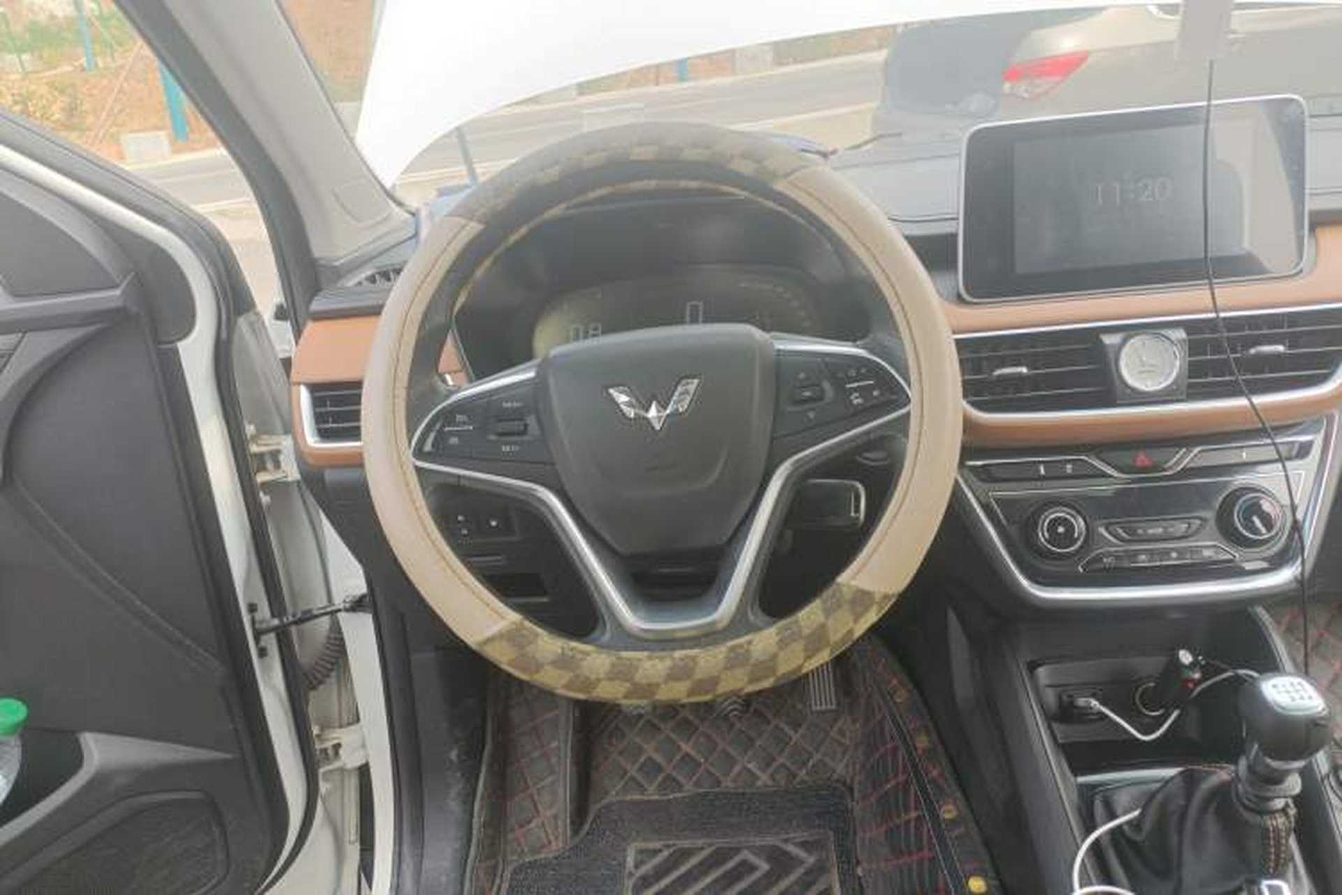 Used Wuling Hongguang S3 2018 1.5L Manual Luxury Model China V Standard Steering Wheel