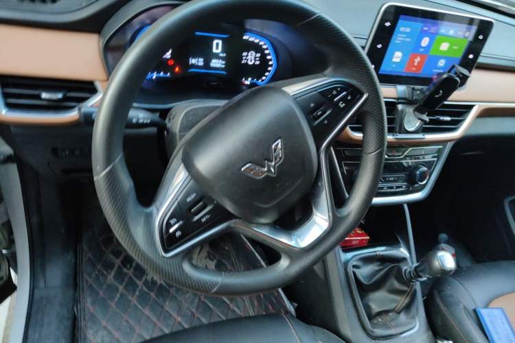Used Wuling Hongguang S3 2018 1.5L Manual Luxury Model China V Standard Steering Wheel