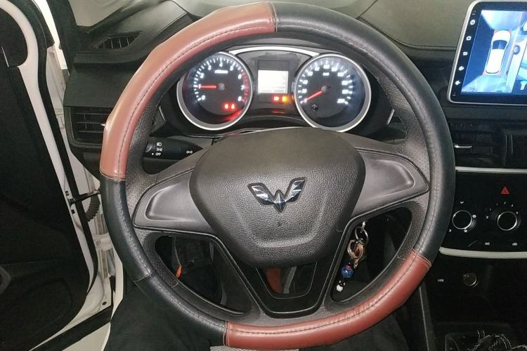 Used Wuling Hongguang S3 2018 1.5L Manual Standard Version China V Standard Steering Wheel