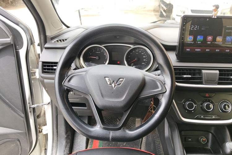 Used Wuling Hongguang S3 2018 1.5L Manual Standard Version China V Standard Steering Wheel