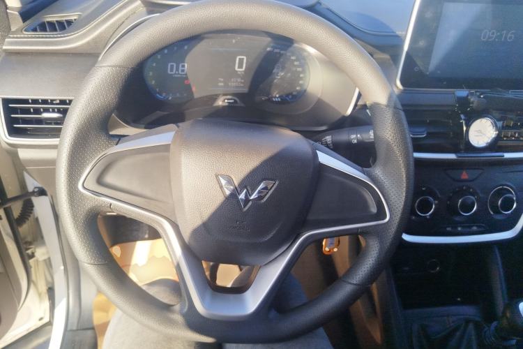 Used Wuling Hongguang S3 2018 1.5L Manual Comfort Model China V Standard Steering Wheel