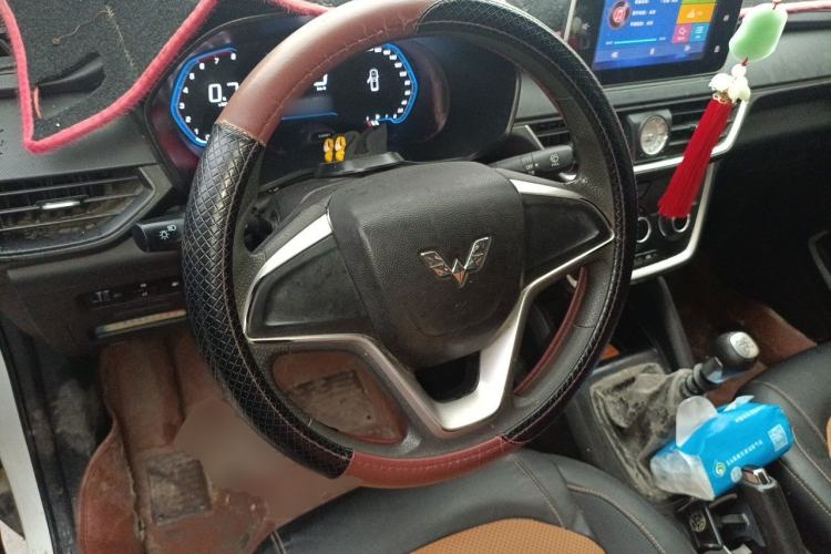 Used Wuling Hongguang S3 2018 1.5L Manual Comfort Model China V Standard Steering Wheel