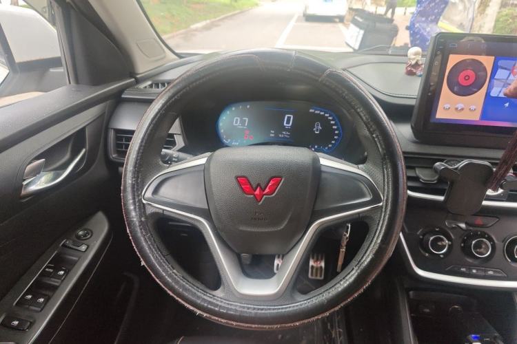 Used Wuling Hongguang S3 2018 1.5T Manual Comfort Model China V Standard Steering Wheel