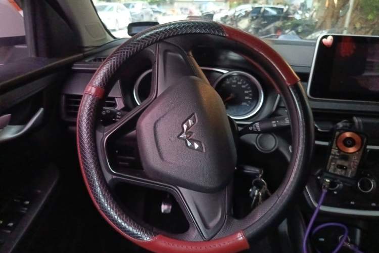 Used Wuling Hongguang S3 2018 1.5L Manual Standard Version China V Standard Steering Wheel