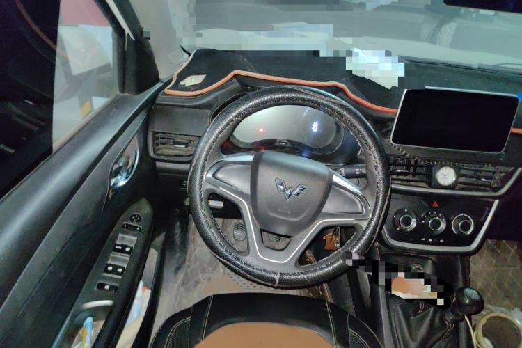 Used Wuling Hongguang S3 2018 1.5L Manual Comfort Model China V Standard Steering Wheel