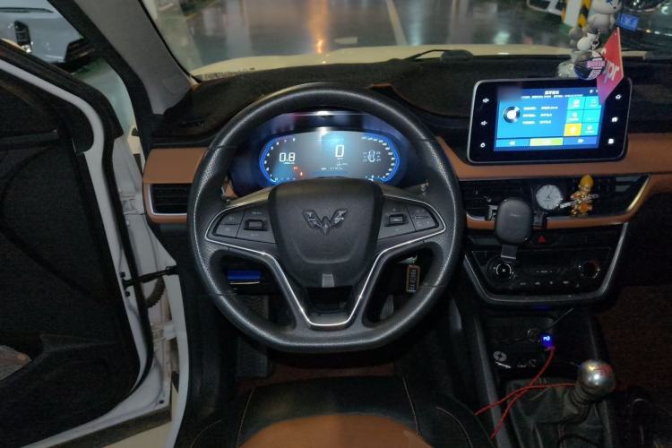 Used Wuling Hongguang S3 2018 1.5T Manual Luxury Model China V Standard Steering Wheel