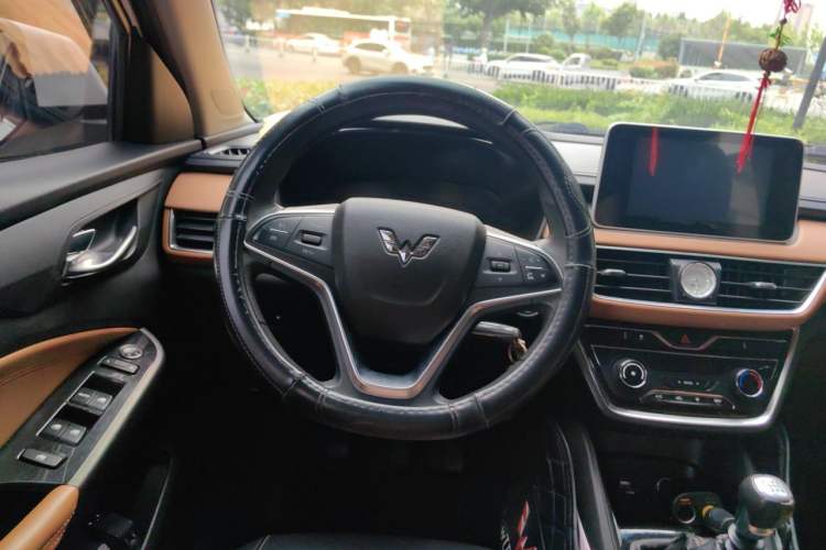 Used Wuling Hongguang S3 2018 1.5L Manual Luxury Model China V Standard Steering Wheel