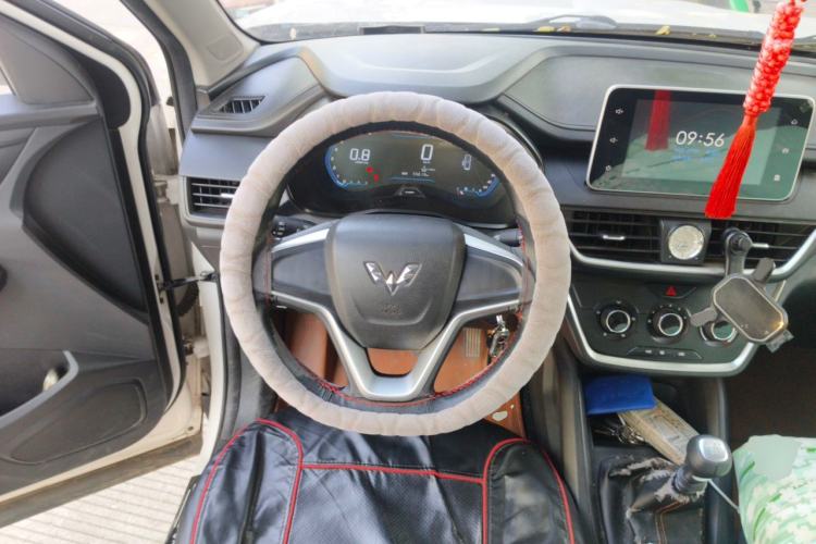 Used Wuling Hongguang S3 2018 1.5T Manual Comfort Model China V Standard Steering Wheel