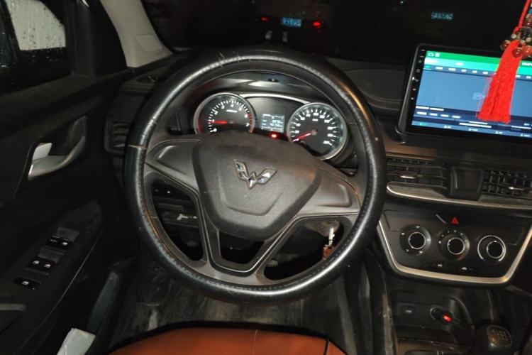 Used Wuling Hongguang S3 2018 1.5L Manual Standard Version China V Standard Steering Wheel
