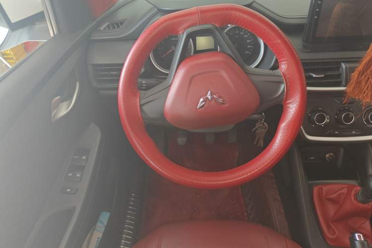 Used Wuling Hongguang S3 2018 1.5L Manual Standard Version China V Standard Steering Wheel