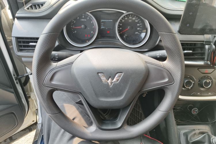 Used Wuling Hongguang S3 2018 1.5L Manual Standard Version China V Standard Steering Wheel