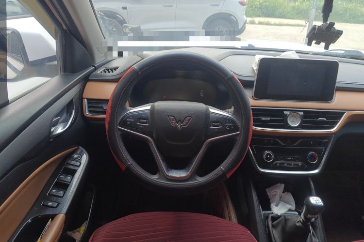 Used Wuling Hongguang S3 2018 1.5T Manual Luxury Model China V Standard Steering Wheel