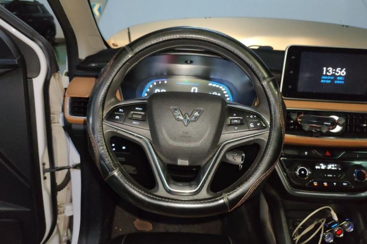 Used Wuling Hongguang S3 2018 1.5T Manual Luxury Model China V Standard Steering Wheel
