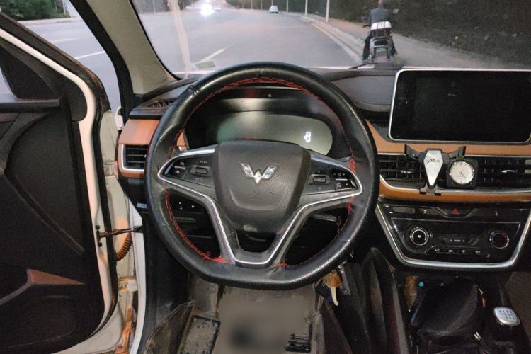 Used Wuling Hongguang S3 2018 1.5L Manual Luxury Model China V Standard Steering Wheel