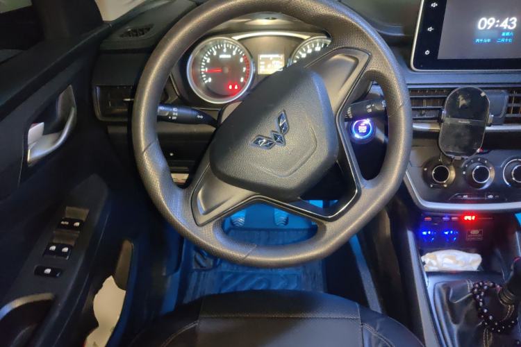 Used Wuling Hongguang S3 2018 1.5L Manual Standard Version China V Standard Steering Wheel