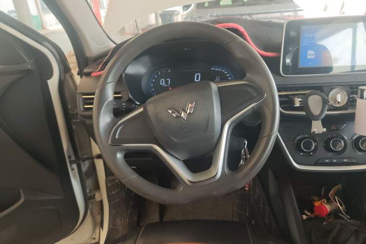 Used Wuling Hongguang S3 2018 1.5L Manual Comfort Model China V Standard Steering Wheel