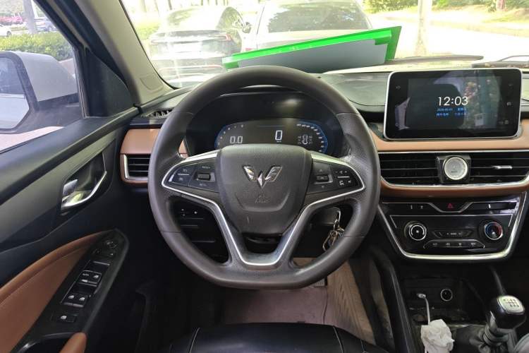 Used Wuling Hongguang S3 2018 1.5L Manual Luxury Model China V Standard Steering Wheel