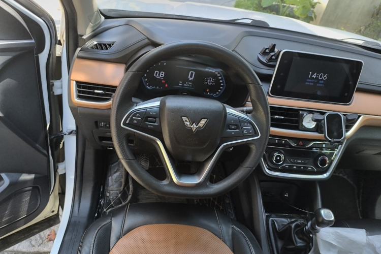Used Wuling Hongguang S3 2018 1.5L Manual Luxury Model China V Standard Steering Wheel
