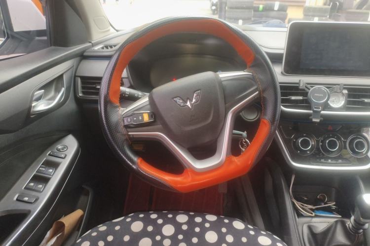 Used Wuling Hongguang S3 2018 1.5L Manual Comfort Model China V Standard Steering Wheel