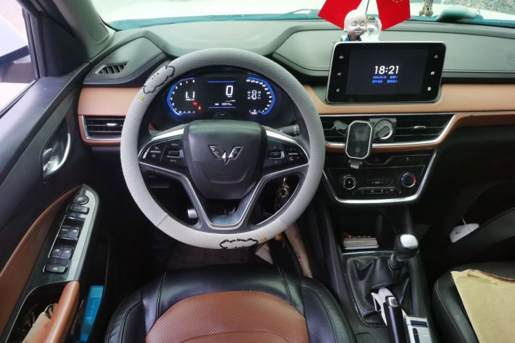 Used Wuling Hongguang S3 2018 1.5L Manual Comfort Model China V Standard Steering Wheel