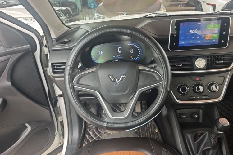 Used Wuling Hongguang S3 2018 1.5L Manual Comfort Model China V Standard Steering Wheel