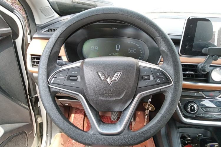 Used Wuling Hongguang S3 2018 1.5L Manual Luxury Model China V Standard Steering Wheel