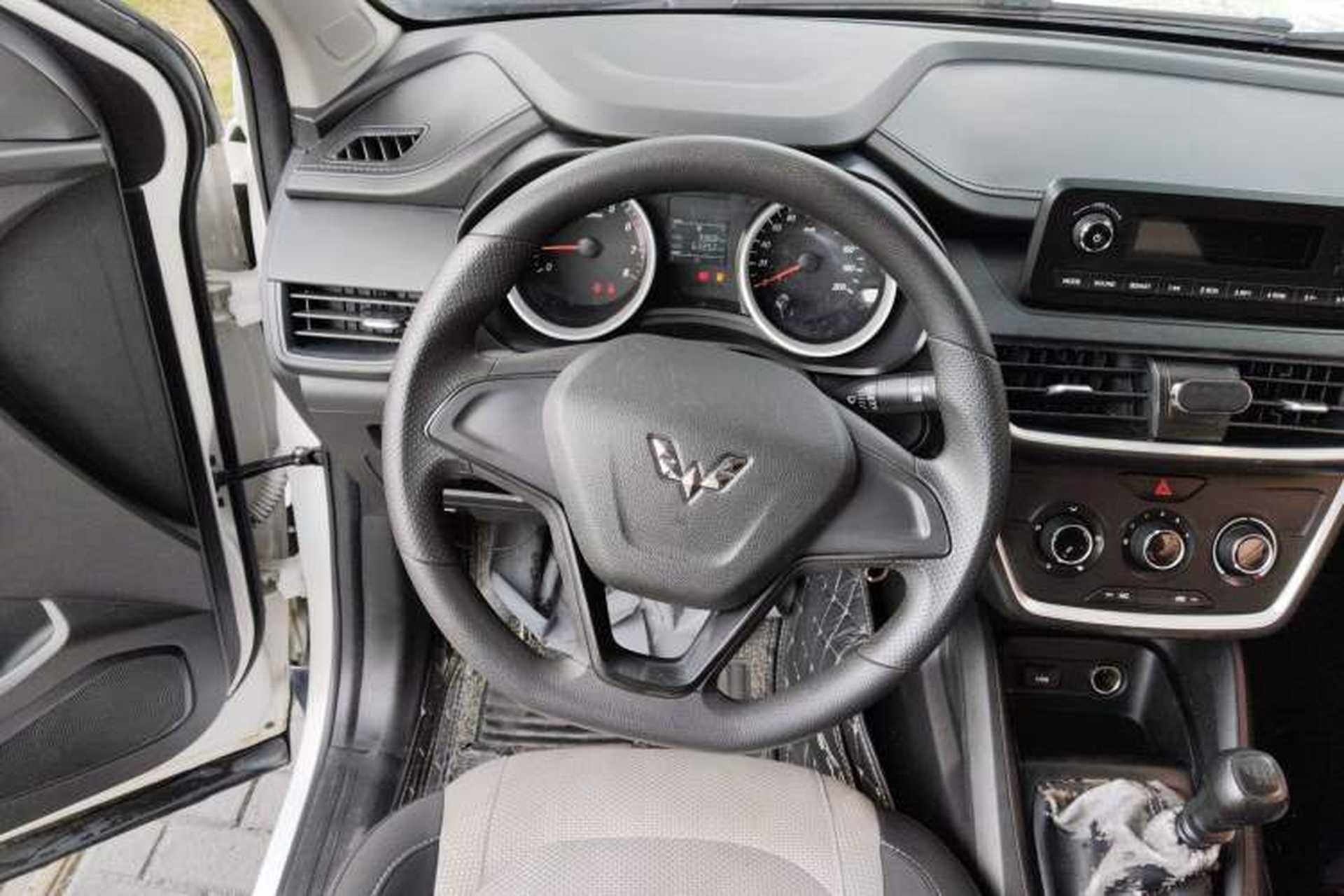 Used Wuling Hongguang S3 2018 1.5L Manual Standard Version China V Standard Steering Wheel