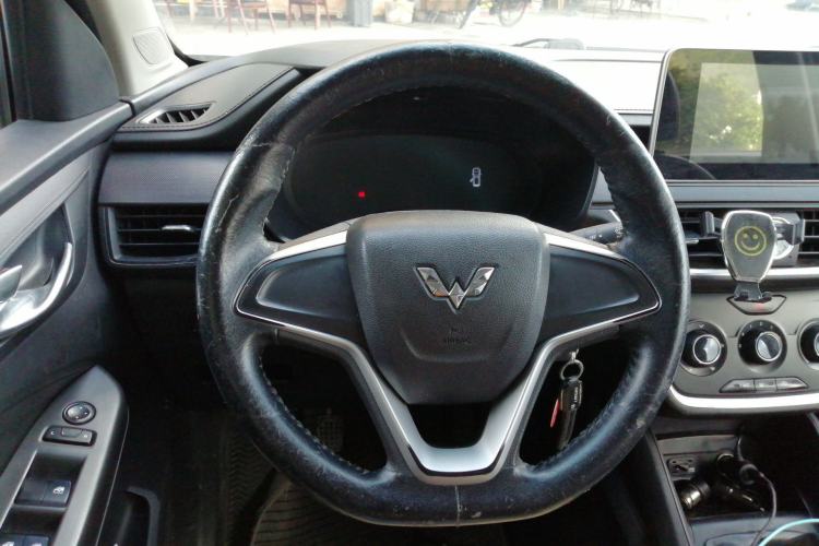 Used Wuling Hongguang S3 2018 1.5L Manual Standard Version China V Standard Steering Wheel