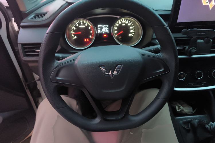 Used Wuling Hongguang S3 2018 1.5L Manual Standard Version China V Standard Steering Wheel