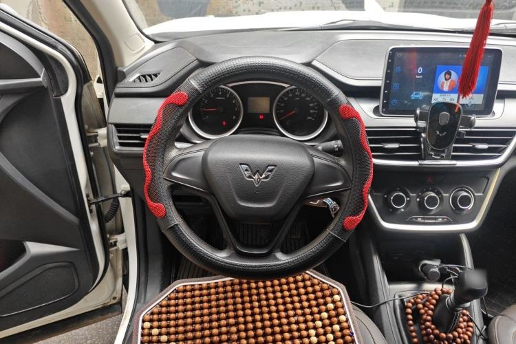 Used Wuling Hongguang S3 2018 1.5L Manual Standard Version China V Standard Steering Wheel